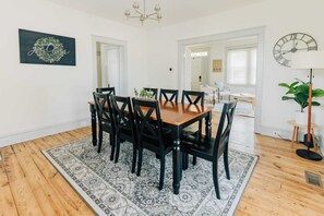 Dining - Spacious Home in ♥ of Lancaster Amish Country (Paradise)