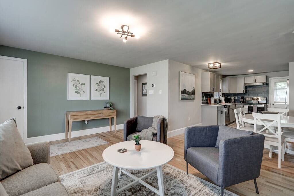 New cozy home near Outlets & Amish Country