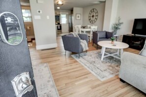 TV - New cozy home near Outlets & Amish Country (Lancaster)