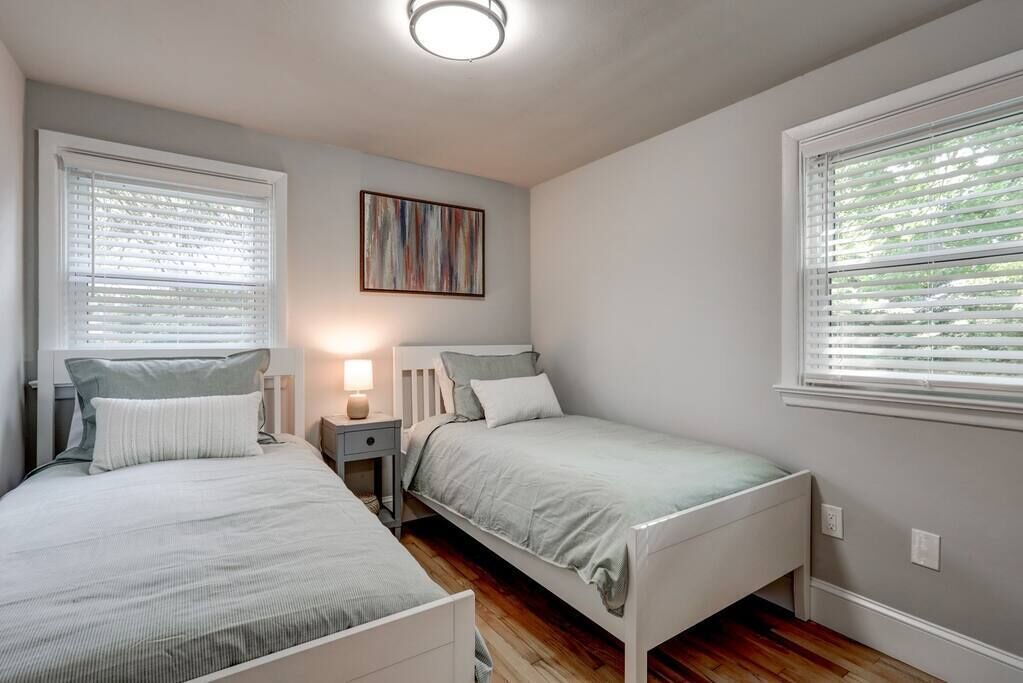 2 室のベッドルーム、アイロン / アイロン台、WiFi、ベッドシーツ