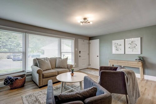 New cozy home near Outlets & Amish Country