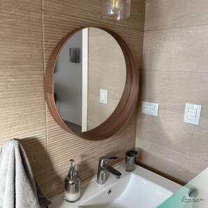 Shower, hair dryer, towels, soap - Beachfront  Apartment for the Perfect Escape (San Pedro de Macoris)