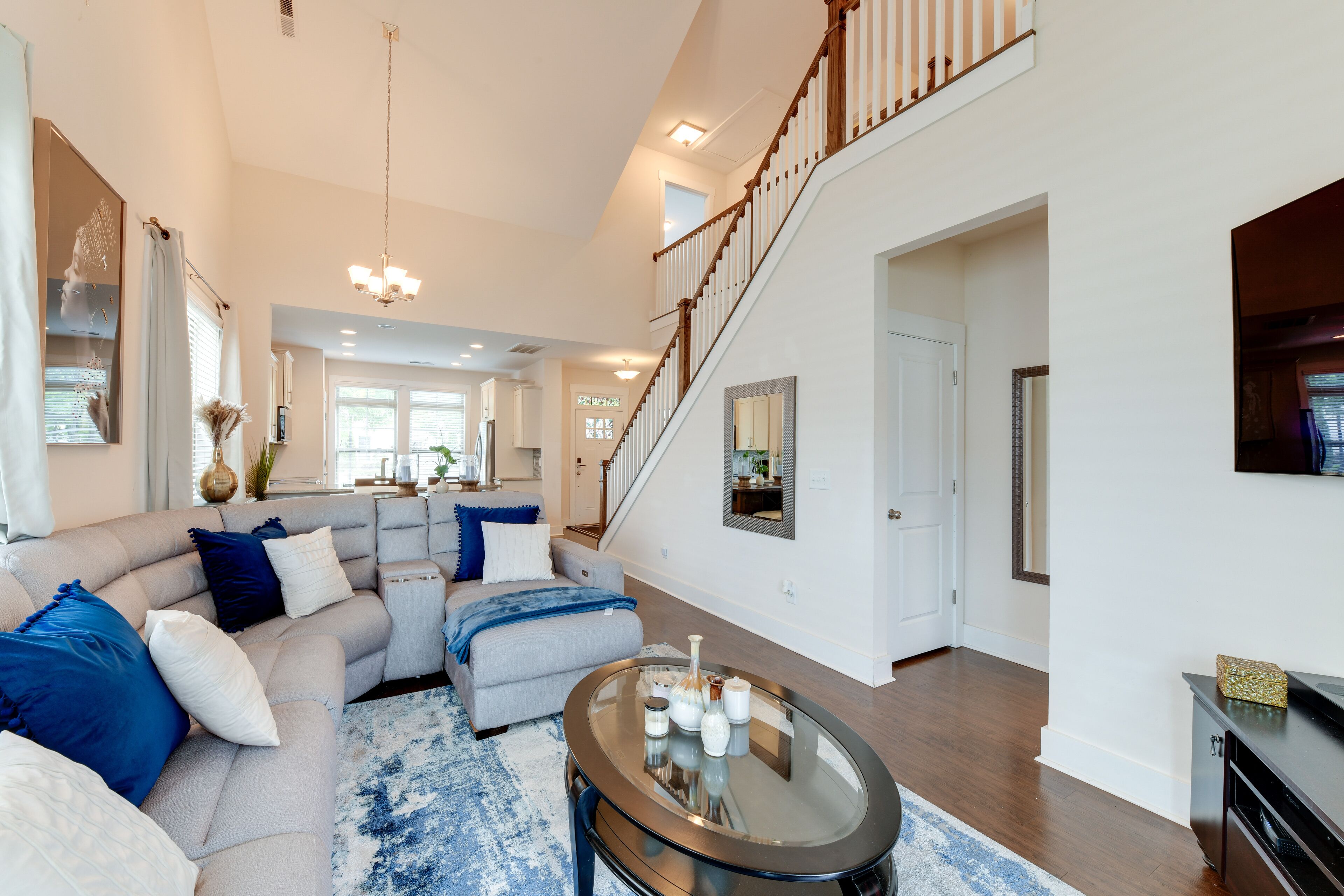 Charlotte Townhome w/ Patio Near Spectrum Center!