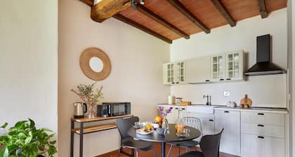 Stylish 1BR/1BA Farmstay Suite in Tuscany