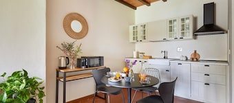 Stylish 1BR/1BA Farmstay Suite in Tuscany