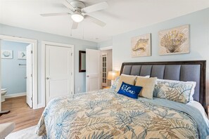 7 bedrooms, desk, WiFi, bed sheets