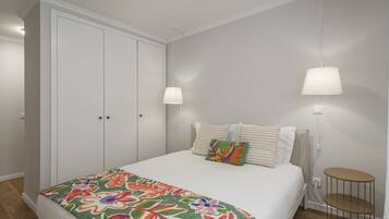 2 bedrooms, iron/ironing board, travel cot, WiFi
