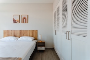 Apartamento luxo | 2 quartos, escrivaninha, ferros/tábuas de passar roupa