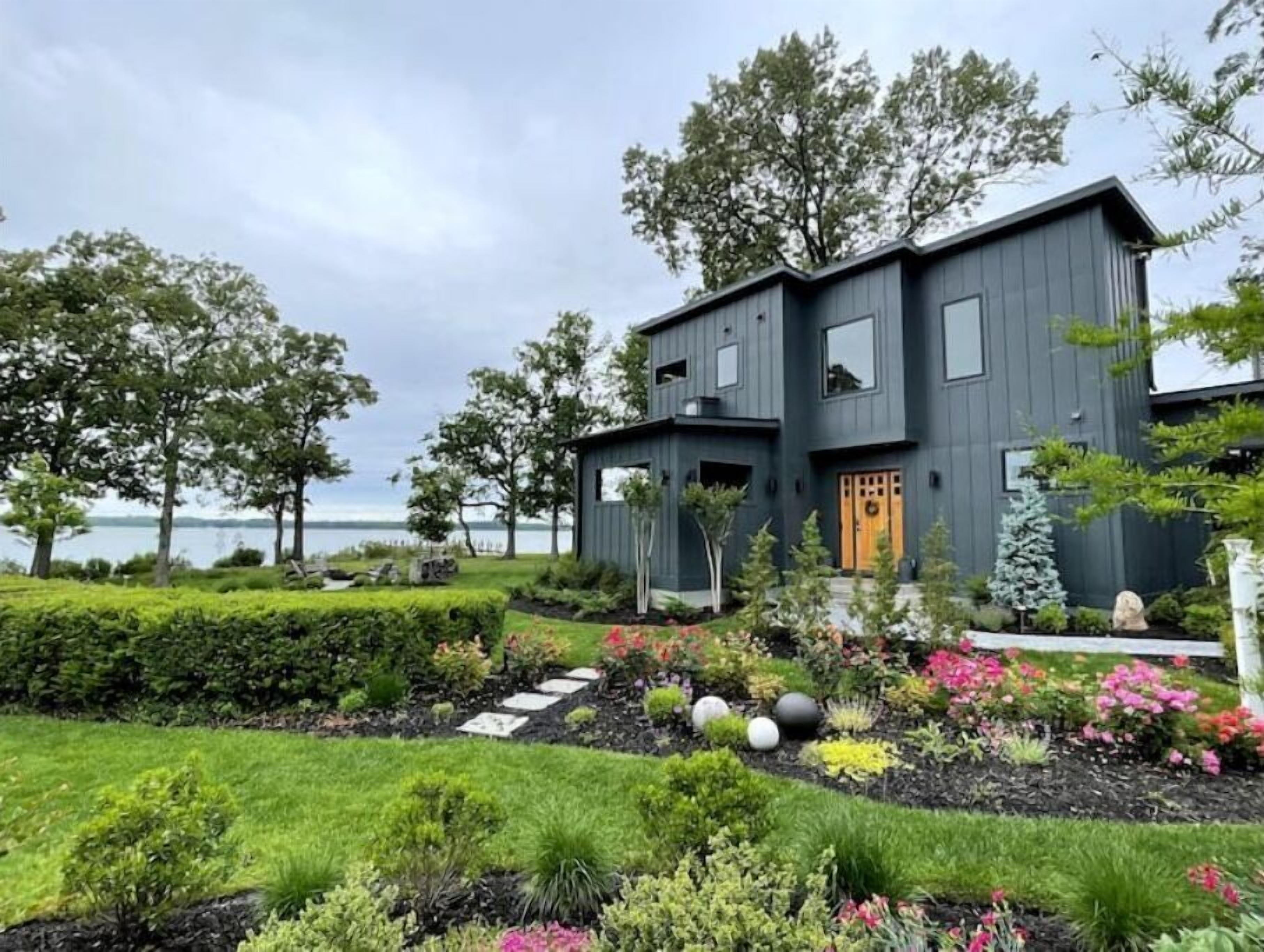 Luxe Modern Chesapeake Waterfront Oasis