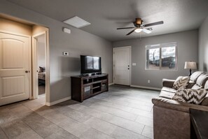 Smart TV - New Pet Friendly Central Unit (Kingman)