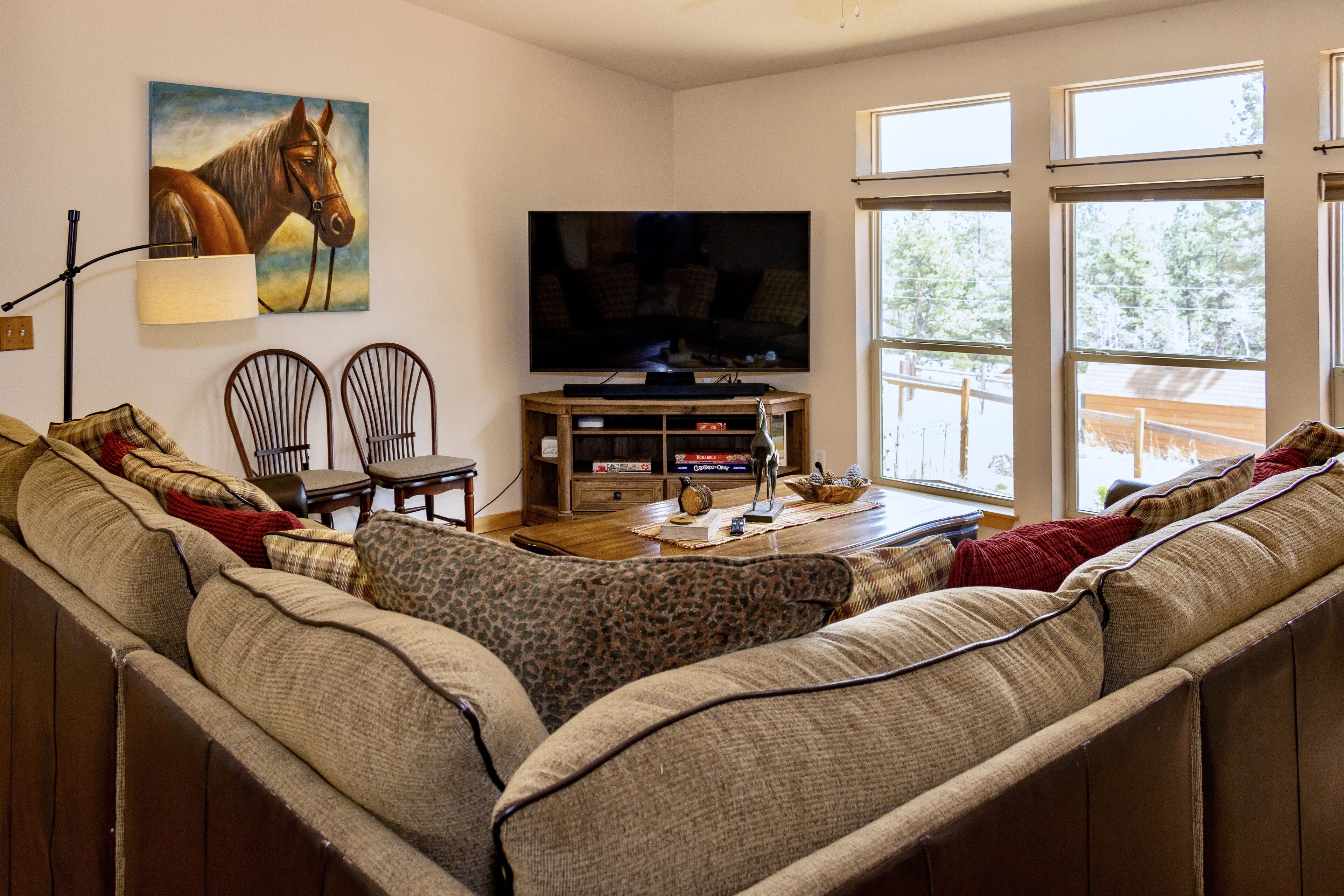 NEW Peaceful Mountain retreat  w/firepit - dog friendly