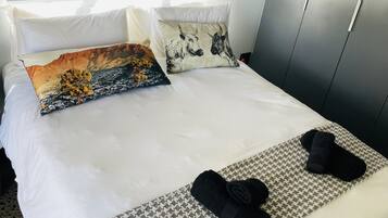 1 chambre, fer et planche à repasser, Wi-Fi, draps fournis