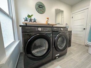 Interior - Trendy in Tremont, Cleveland U (Cleveland)