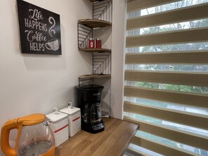 Interior - Trendy in Tremont, Cleveland U (Cleveland)