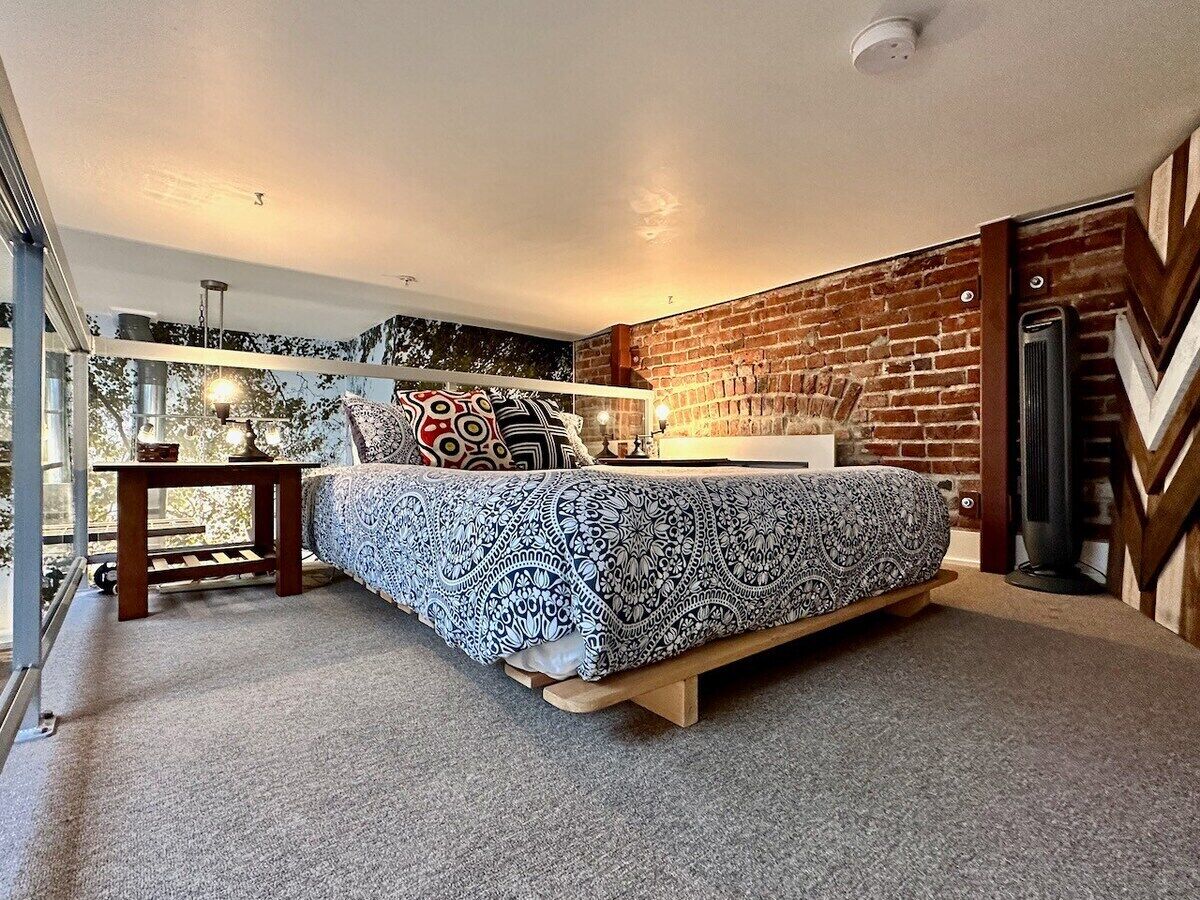 Live the Lofty Life in Old Town Victoria