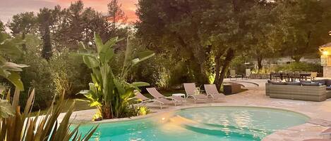 Outdoor pool, a heated pool