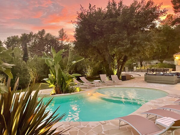 Outdoor pool, a heated pool