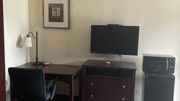 Standard Double Room, 1 Double Bed, Non Smoking | Desk, free WiFi, bed sheets