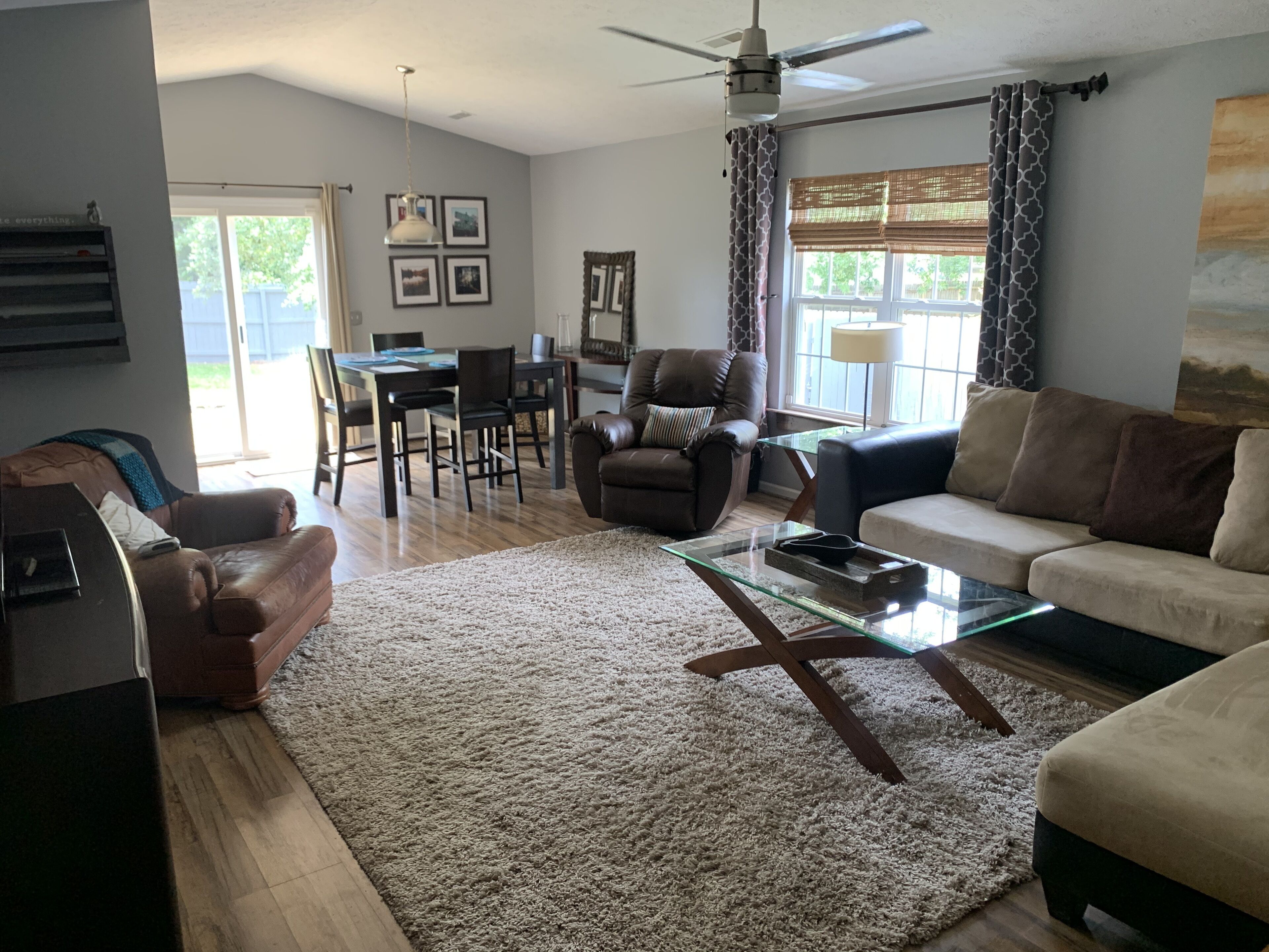 Quiet, dog-friendly, near downtown + the beach!