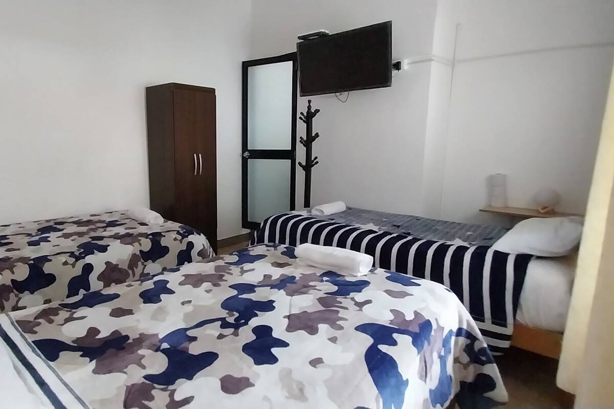 Kamar Triple Klasik | Selimut bulu angsa, busa memori, dan Wi-Fi gratis