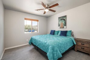 Silitysrauta/-lauta, ilmainen Wi-Fi, vuodevaatteet