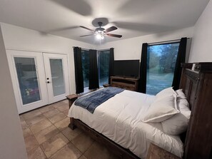 3 chambres, fer et planche à repasser, Wi-Fi gratuit, draps fournis