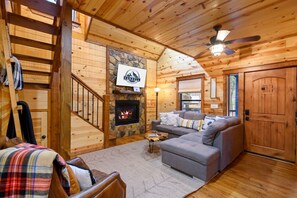 Smart TV, fireplace, table football - Forward My Calls · Elevate Your Stay: 4 Decks, Hot Tub, & Idyllic Outdoor Haven (Broken Bow)