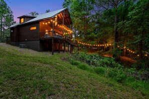 Exterior - Forward My Calls · Elevate Your Stay: 4 Decks, Hot Tub, & Idyllic Outdoor Haven (Broken Bow)