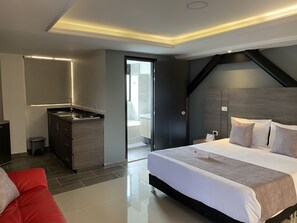 Luxury Room, 1 Queen Bed, Mountain View | Iron/ironing board, free WiFi, bed sheets - La Porra HOTEL (Santa Rosa de Cabal)