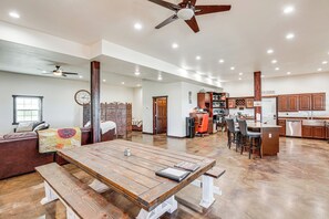 Interior - Pet Friendly 'Daydreamers Guest Ranch' on 60 Acres (Lingle)