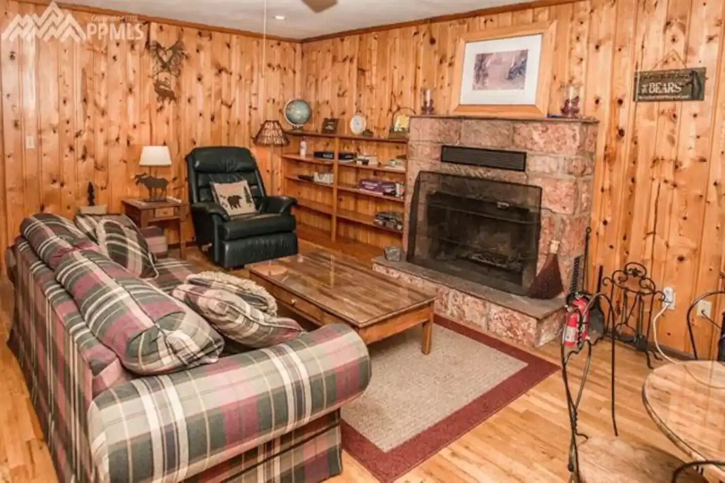 Cascade Cabin by the Creek