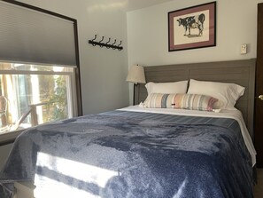 2 quartos, escrivaninha, ferros/tábuas de passar roupa, Wi-Fi