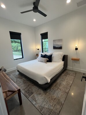 5 bedrooms, iron/ironing board, free WiFi, bed sheets