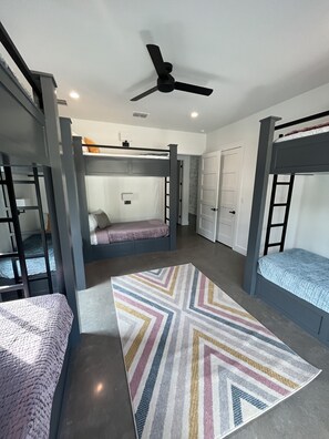 5 chambres, fer et planche à repasser, accès au Wi-Fi (inclus)