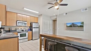 Unclassified image, 3 of 17, button - 2 Bedroom WalkUp Center of it All +10k Video Games, Awesome neighborhood (Austin)