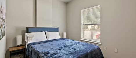 2 Schlafzimmer, Schreibtisch, Bügeleisen/Bügelbrett, kostenloses WLAN