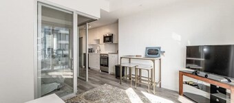 Luxurious Condo with Balcony in Kitchener