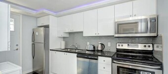Luxurious Condo with Balcony in Kitchener