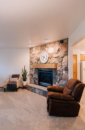 Interior - Country Cottage (Nappanee)