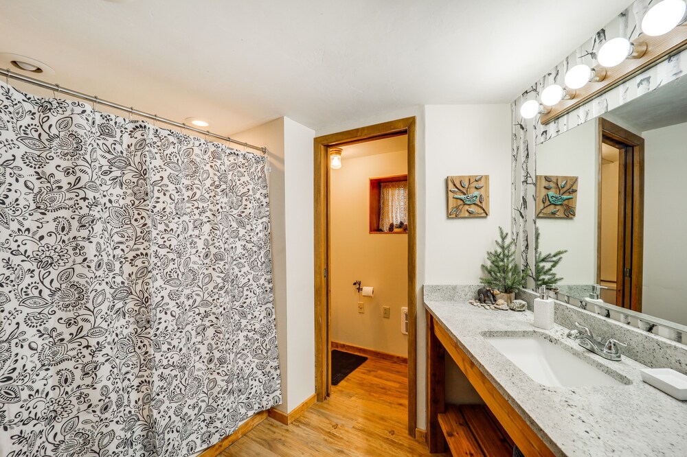 Charming Home < 1 Mi to Beech Mountain Ski Resort