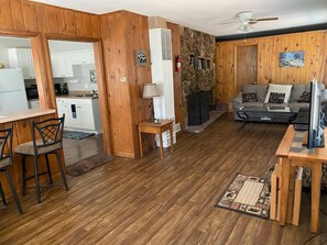 Smart-tv, pejs, stereoanlæg