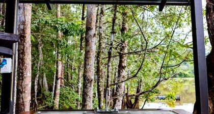 Oso de Osa, Away from mass-tourism