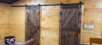 Steel Cabin • Mt. Views • Privacy • Near Downtown