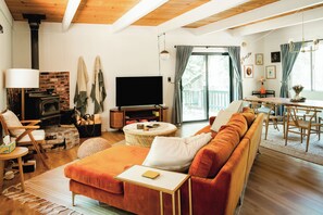 智能电视、壁炉