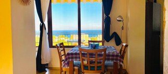 Panoramic 2-bedrooms apartment, 5 minutes far from the sea!