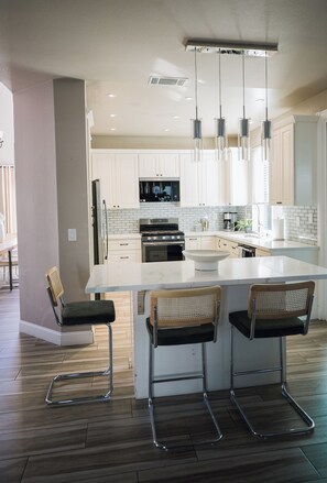 Fridge, microwave, oven, stovetop - Travelers Dream! Large Home, Huge Yard, Style & Comfort  (West Sacramento)