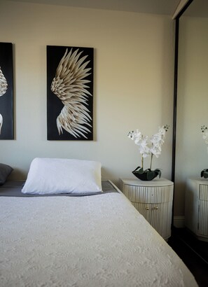 4 Schlafzimmer, Zimmersafe, Schreibtisch, Bügeleisen/Bügelbrett