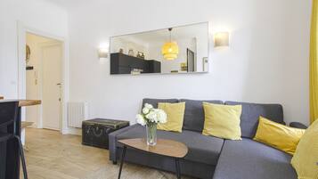 DVD player, books, stereo