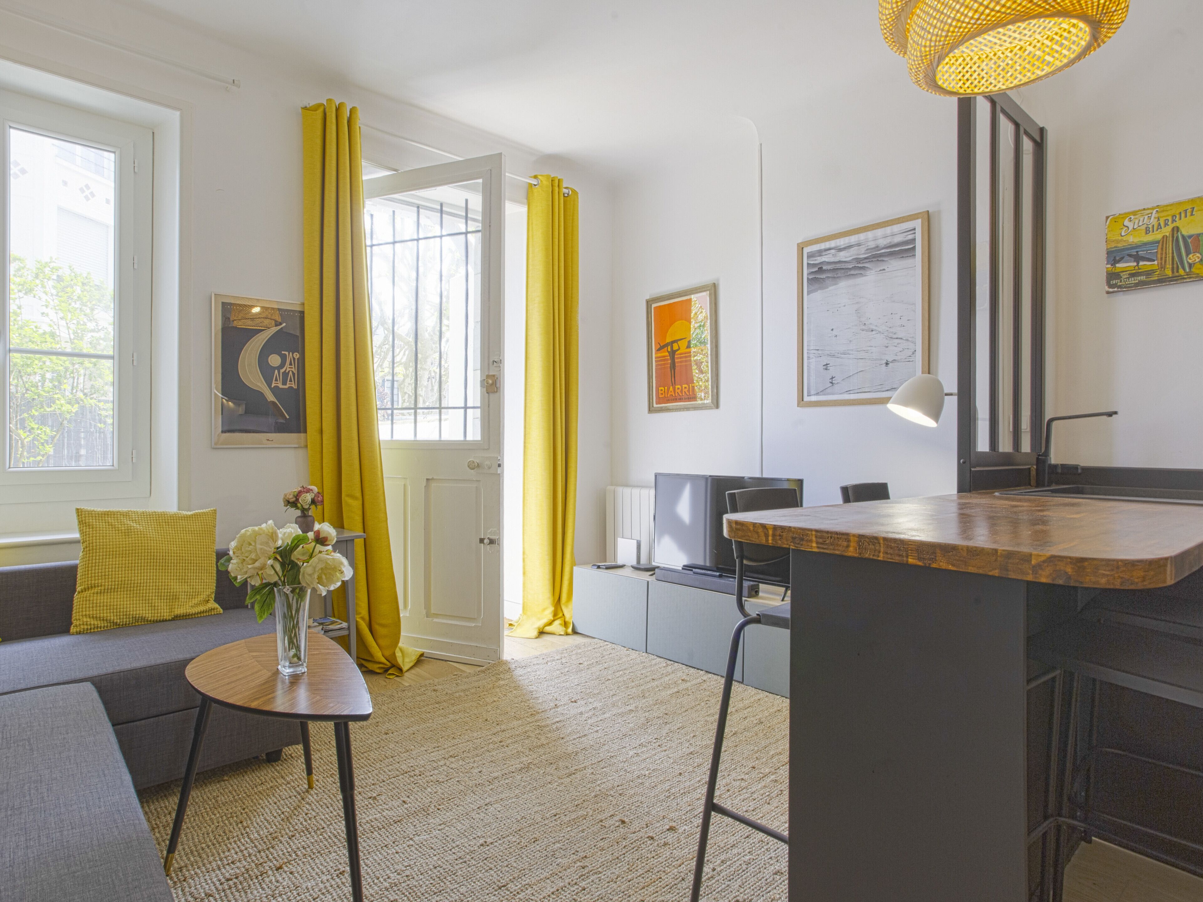 DVD player, books, stereo