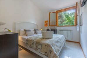 2 slaapkamers, een strijkplank/strijkijzer, wifi